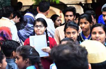 Education factories शिक्षा के कारखाने