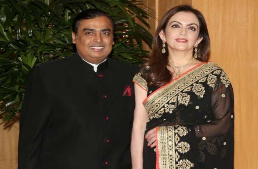 nita ambani विदेशों में भी अपनी धाक जमाएंगे मुकेश अंबानी, कर रहे फैशन और रिटेल स्टोर खरीदने की तैयारी