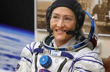 2024 will be theYear when any female astronaut land first step on moon 2024 में चांद पर कदम रख सकती है पहली महिला अंतरिक्ष यात्री