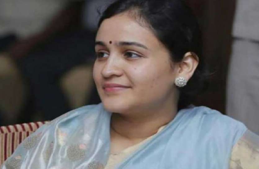 Aparna Yadav उपचुनाव लड़ेंगी अपर्णा यादव, बीजेपी ही नहीं इन पार्टियों से भी टिकट मिलने की चर्चा