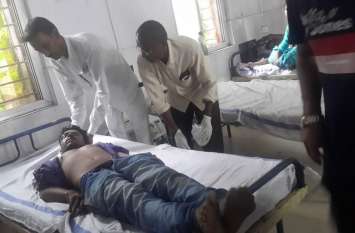 A youth riding a bike collided with a buffalo was injured, died before भैंस से टकराकर बाइक सवार युवक हुआ घायल, जिला अस्पताल पहुंचने से पहले हो गई मौत