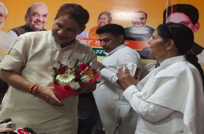 b.png हरियाणा: महिला कांग्रेस की अध्यक्ष सुमित्रा चौहान ने दिया इस्तीफा, भाजपा में शामिल