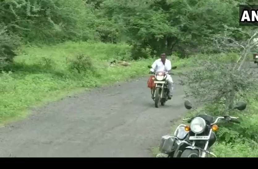 maharashtra_dogs_dead.jpg सबसे वफादार साथी के लिए हैवान बने इंसान, महाराष्ट्र में रस्सी से बंधे 90 'कुत्ते' मरे मिले