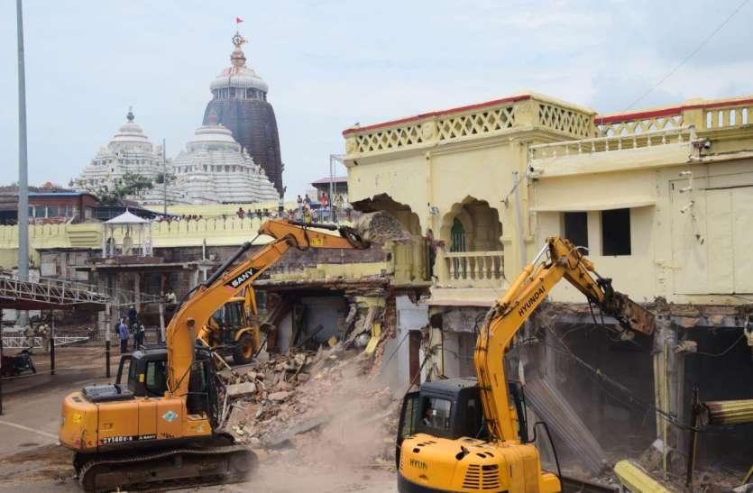 नागा साधुओं ने की थी जगन्नाथ मंदिर की रक्षा, उनका 617 साल पुराना मठ ढहाया नागा साधुओं ने की थी जगन्नाथ मंदिर की रक्षा, उनका 617 साल पुराना मठ ढहाया