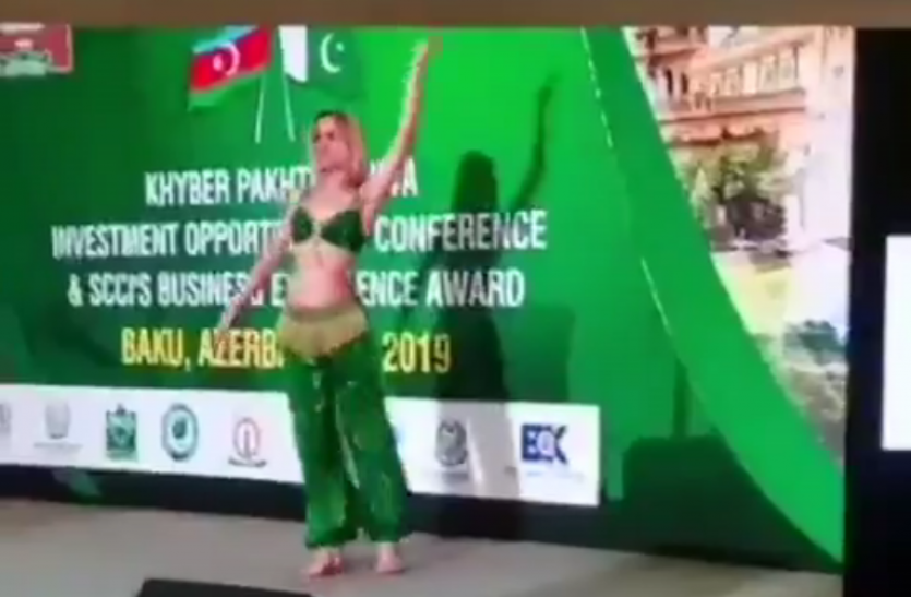 belly_dance.png 'बेली डांस' की धुन पर थिरकेगी पाकिस्तान की इकोनॉमी, ट्विटर यूजर ने बताया 'नया पाकिस्तान'!