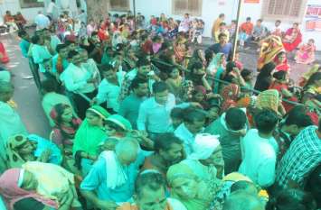 lack of medical facility in bhind district hospital प्रदेश के नंबर 01 अस्पताल में डॉक्टर हैं न नर्स, मरीज हो रहे परेशान
