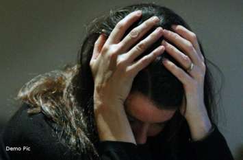Fed up with husband's torture, wife commits suicide प्यार के बदले प्रताडऩा देता था पति, तंग आकर पत्नी ने उठा लिया ये कदम