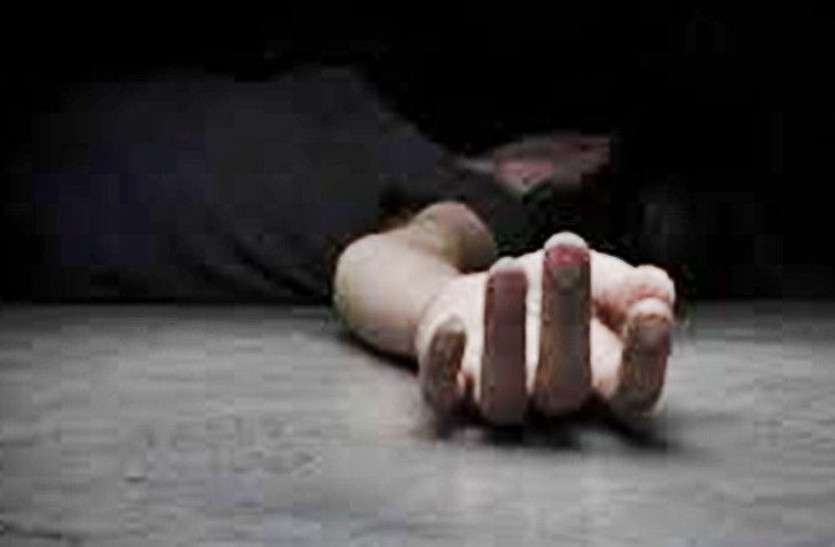 girl_dead_body.jpg आधी रात लड़के-लड़की के शरीर में होने लगी अजीब-सी हलचल, सुबह मिले इस हाल में