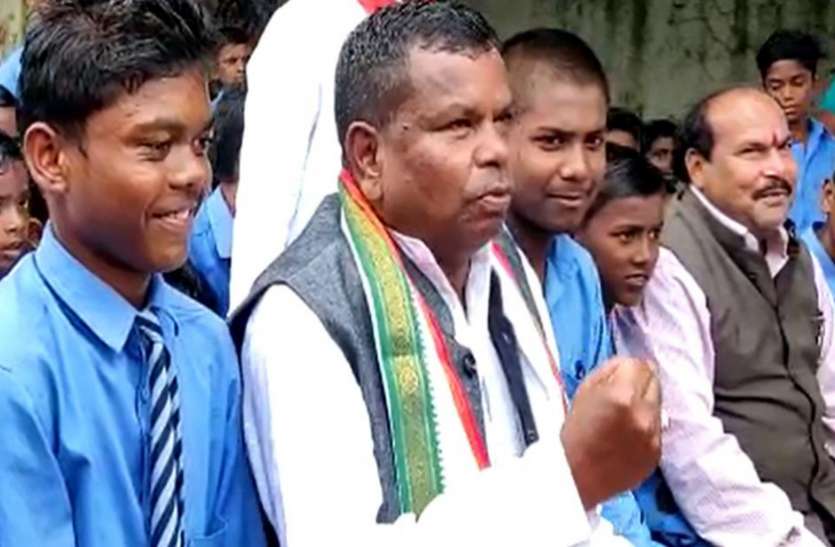 अगर बड़ा नेता बनना है तो एसपी और कलेक्टर का कॉलर पकड़ो- कवासी लखमा Video: अगर बड़ा नेता बनना है तो एसपी और कलेक्टर का कॉलर पकड़ो- कवासी लखमा