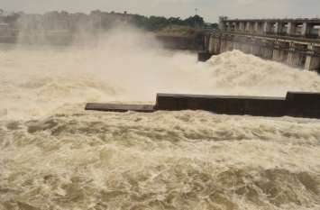 Heavy Rain in Kota Weather Forecast 9 september 2019 हाड़ौती में झमाझम बारिश, फिर नदियां उफनी, कोटा बैराज के 15 गेट खोलकर पानी की निकासी