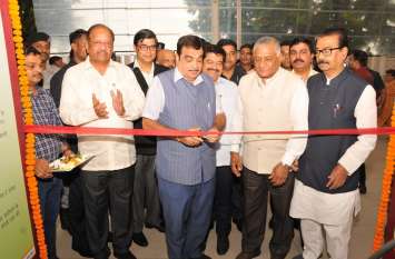 Nitin Gadkari in mumbai: Gadkari challenges recession Mumbai News: गडकरी ने मंदी को दी चुनौती, बोले 5 लाख करोड़ के होंगे काम