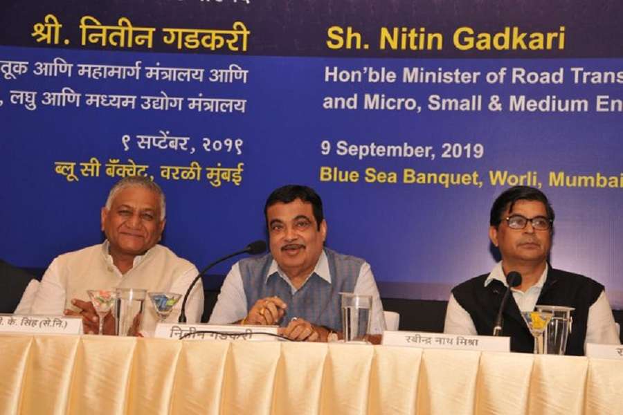 Mumbai News: गडकरी ने मंदी को दी चुनौती, बोले 5 लाख करोड़ के होंगे काम