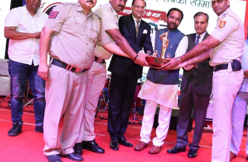 rakshak_samman_event_in_delhi3.jpg रक्षक सम्मान का शानदार आयोजन, दिल्ली पुलिस के 21 बहादुर सम्मानित