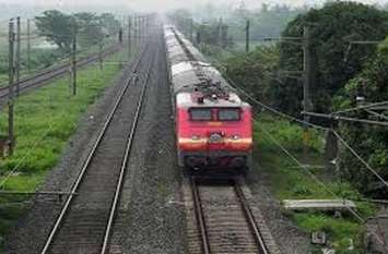 त्योहारों के सीजन में भीड़ के मद्देनजर फैसला, वेटिंग लिस्ट के यात्रियों को मिलेगा लाभ त्योहारों के सीजन में भीड़ के मद्देनजर फैसला, वेटिंग लिस्ट के यात्रियों को मिलेगा लाभ
