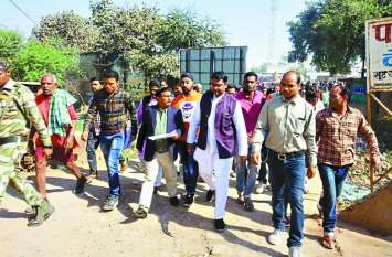 Six officers suspended including two CMOs and engineers कागजों में काम कर लाखों रुपए का वारा-न्यारा कर रहे थे अधिकारी, विधायक ने पकड़ी गड़बड़ी, दो सीएमओ व इंजीनियर सहित छह अधिकारी सस्पेंड
