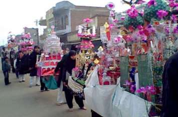 Muharram tajiya celebration with Julus in balrampur up यूपी में खूबसूरत और ऊंची ताजियों के लिए पूरे देश में मशहूर है यह जगह, जानकर आपके भी उड़ जाएंगे होश