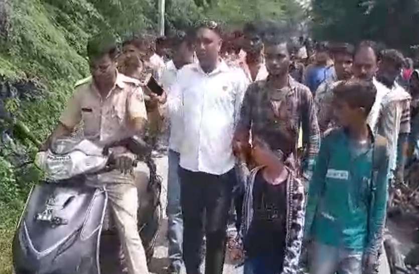 The young man reached the farm after seeing the woman अकेली महिला को देख युवक ने किया यह घिनौना काम