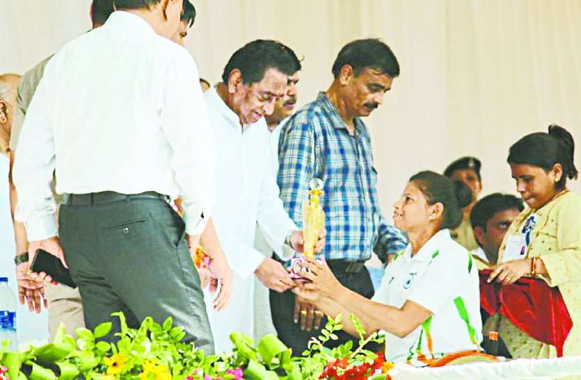 cm kamalnath in bhind for inauguration of development project