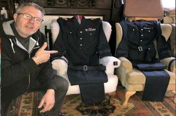It’s an army chair! Craftsman Dougie Smith turns military uniforms लाजवाब! शहीद सैनिकों की वर्दी को बड़ी ही खूबसूरती से कुर्सियों में बदल देता है ब्रिटेन का ये कारीगर