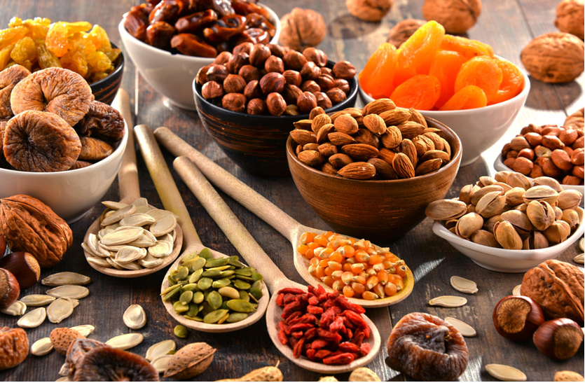 Dry Fruits Benefits: सूखे मेवों का एेसे करें इस्तेमाल, त्वचा में आएगे निखार, चेहरा बनेगा खूबसूरत Dry Fruits Benefits: सूखे मेवों का एेसे करें इस्तेमाल, त्वचा में आएगे निखार, चेहरा बनेगा खूबसूरत