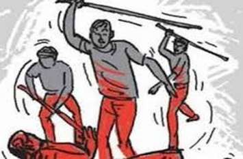 कमरे में सो रहे दंपती व पुत्र पर हमला कर चांदी की कडिय़ां ले गए लुटेरे कमरे में सो रहे दंपती व पुत्र पर हमला कर चांदी की कडिय़ां ले गए लुटेरे