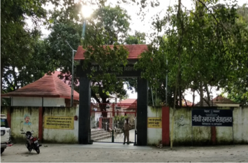 शराब पी तो ' गांधी जी की काली सूची ' में दर्ज होगा नाम, पड़ जाएंगे लेने के देने शराब पी तो ' गांधी जी की काली सूची ' में दर्ज होगा नाम, पड़ जाएंगे लेने के देने