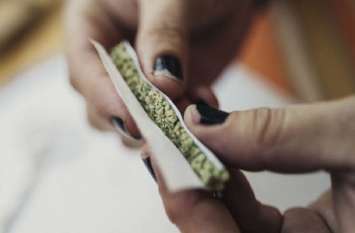 delhi Is the 3rd highest consumer of weed in the world pakistan is 2nd चौंकाने वाली रिपोर्ट! न्यूयॉर्क के लोग गांजा पीने में हैं सबसे आगे, दूसरे नंबर पर कराची, तीसरे पर है दिल्ली