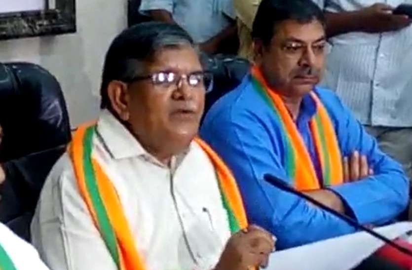 gulab_hand_katariya.jpg गुलाब चंद कटारिया का बड़ा बयान, कहा- पपला गुर्जर को भगाने में पुलिस का हाथ