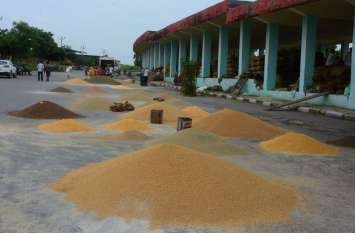 Kishangarh business will be down due to shortage of cash नकदी की कमी से प्रभावित होगा कारोबार, 20 करोड़ से ज्यादा का पड़ेगा असर