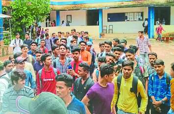 NCC closed in PG college, cadets said they will start hunger strike पीजी कॉलेज में एनसीसी बंद, कैडेटों ने कहा चालू कराने करेंगे भूख हड़ताल