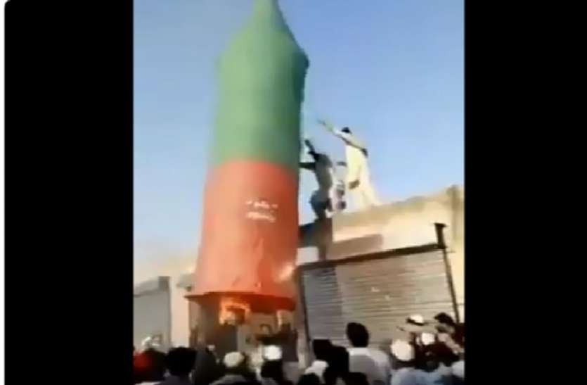 watch video: और अब पाकिस्तान ने लॉन्च किया ‘चन्द्रयान’... देखकर हंस ना देना watch video: और अब पाकिस्तान ने लॉन्च किया ‘चन्द्रयान’... देखकर हंस ना देना