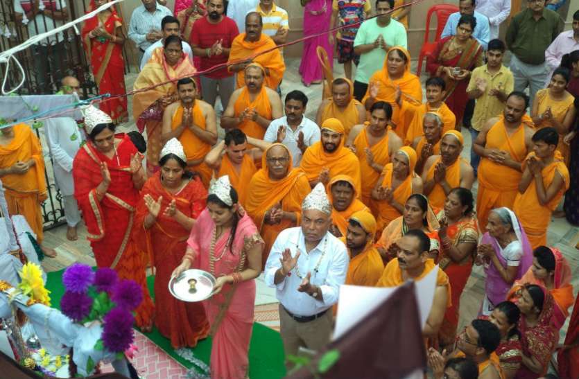 Special Program In Shantinath Digamber Jain Mandir On Paryushan Parv