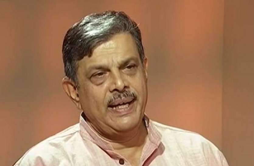 rss_dattatreya.jpg RSS ने पीएम की थपथपाई पीठ, होसबोले ने कहा- सरकार के अहम फैसलों से जनता खुश