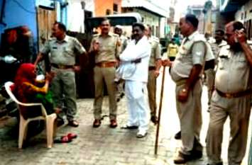 Muharram 2019 clash over police stopped Tajia procession मोहर्रम 2019: ताजिया जुलूस रोकने पर पुलिस से भिड़े, चौकी पर पथराव