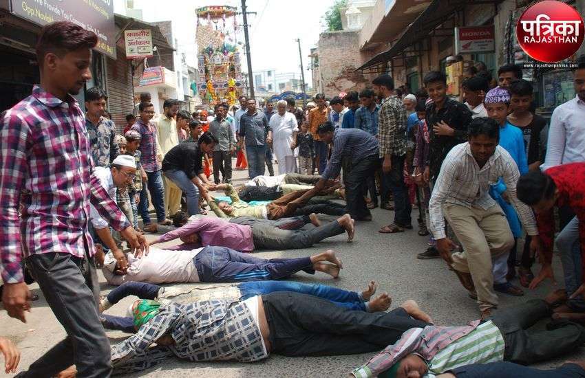 इमाम हुसैन की याद में गूंजती रही मातमी धुन इमाम हुसैन की याद में गूंजती रही मातमी धुन