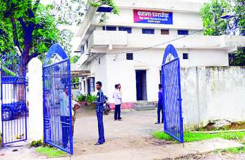 Lakhs of rupees stolen from a sworn house जल संसाधन विभाग के उप अभियंता के सूने मकान से डेढ़ लाख की चोरी