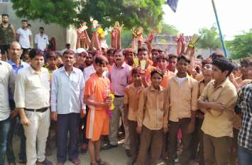 Welcome to the winner of Kho-Kho team खो-खो टीम के विजेता बनने पर किया स्वागत