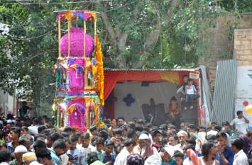 celebrated Moharam in barmer अकीदत से मनाया मोहर्रम, उमड़े मोमीन, युवाओं ने दिखाए करतब