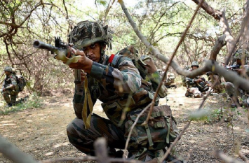 Kashmir: LeT terrorist Asif neutralised in an encounter in Sopore जम्मू-कश्मीर: सोपोर में सुरक्षाबलों के हाथ बड़ी कामयाबी, मार गिराया लश्कर का आतंकी आसिफ