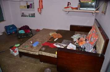 Cash and jewelery stolen again from reservation clerk's house आरक्षण लिपिक के घर से फिर चोरी हुए नकदी व आभूषण