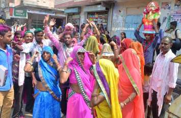 order of immersion of Ganesh idols continues ...अगली बरस तू जल्दी आ