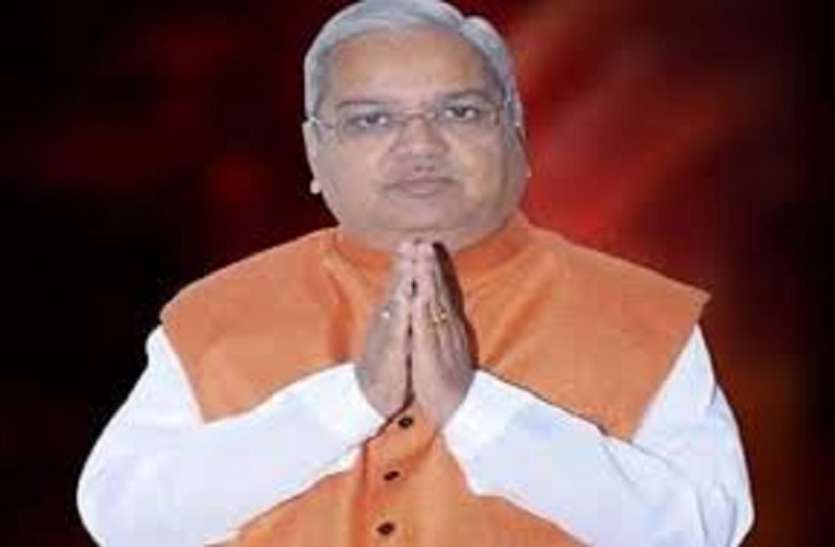 govind_1.jpg चालान पर BJP नेता का अजीब बयान, बोले- अच्छी सड़कों के कारण होती हैं दुर्घटनाएं