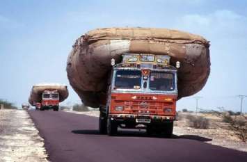for overloading rajasthan truck driver fined rs 1.41 lakh ट्रैफिक पुलिस ने काटा अब तक का सबसे बड़ा चालान! ट्रक ड्राइवर को लगी 1.41 लाख की चपत