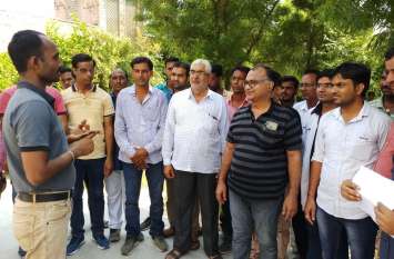Medical staff of Jayal Hospital sit on strike जायल चिकित्सालय के चिकित्सक-कर्मचारी धरने पर बैठे, जानिए क्या है कारण