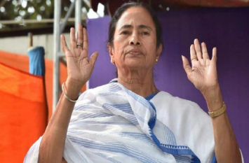 Mamta Banerjee opposed new Motor Vehicle Act ममता बनर्जी ने भी किया नए मोटर व्हीकल एक्ट का विरोध, कहा- राज्य में लागू नहीं होने देंगे