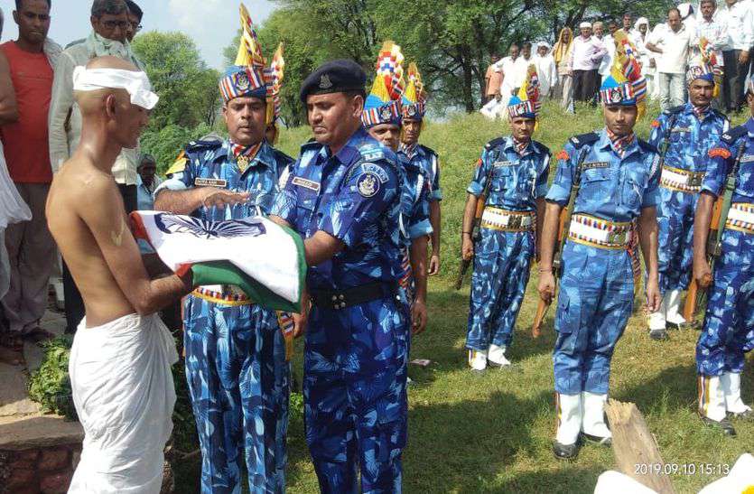 CRPF जवान राम सिंह की ड्यूटी के दौरान हार्ट अटैक से मौत, पैतृक गांव में हुआ अंतिम संस्कार