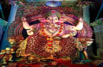 Ganesh Utsav is celebrated in Rampura will wear two kg silver necklace रामपुरा के राजा का और दमकेगा रूप ,पहनेंगे दो किलो चांदी का हार