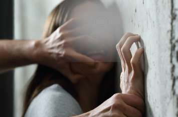 women crime in up यूपी में हर रोज आठ महिलाओं से हो रहा बलात्कार