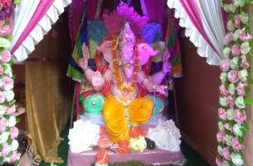 Faith on God: Ganesh ji's cheering, then praise of Baba Parashurampuri आस्था परवान पर : गणेश जी की जय-जयकार तो कहीं बाबा परशुरामपुरी का गुणगान