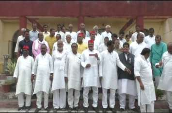 Samajwadi Party protest on law and order issue in UP यूपी की कानून व्यवस्था को लेकर समाजवादी पार्टी का हल्ला बोल, दी यह चेतावनी